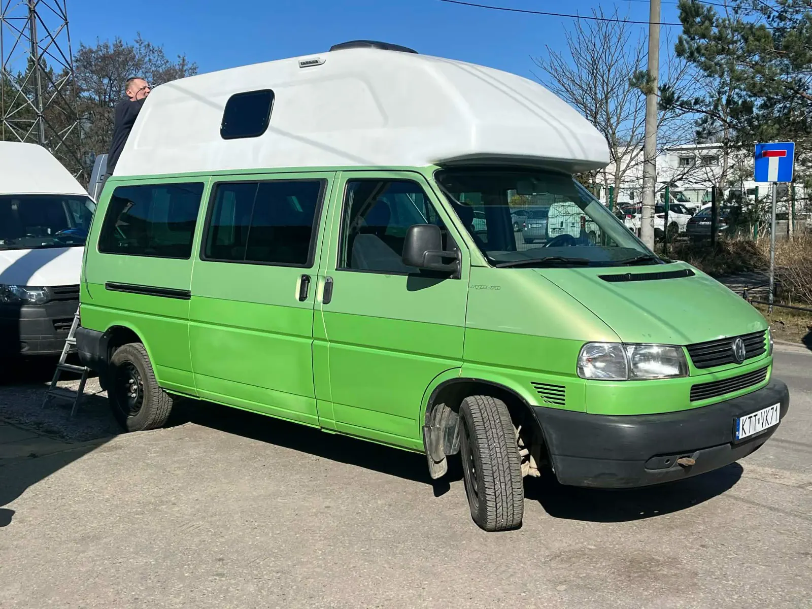 Zielony VW T4 po zabudowie